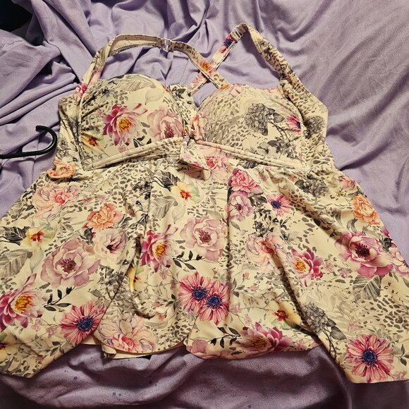 Floral Bathing Suit Top - Picture 6 of 8